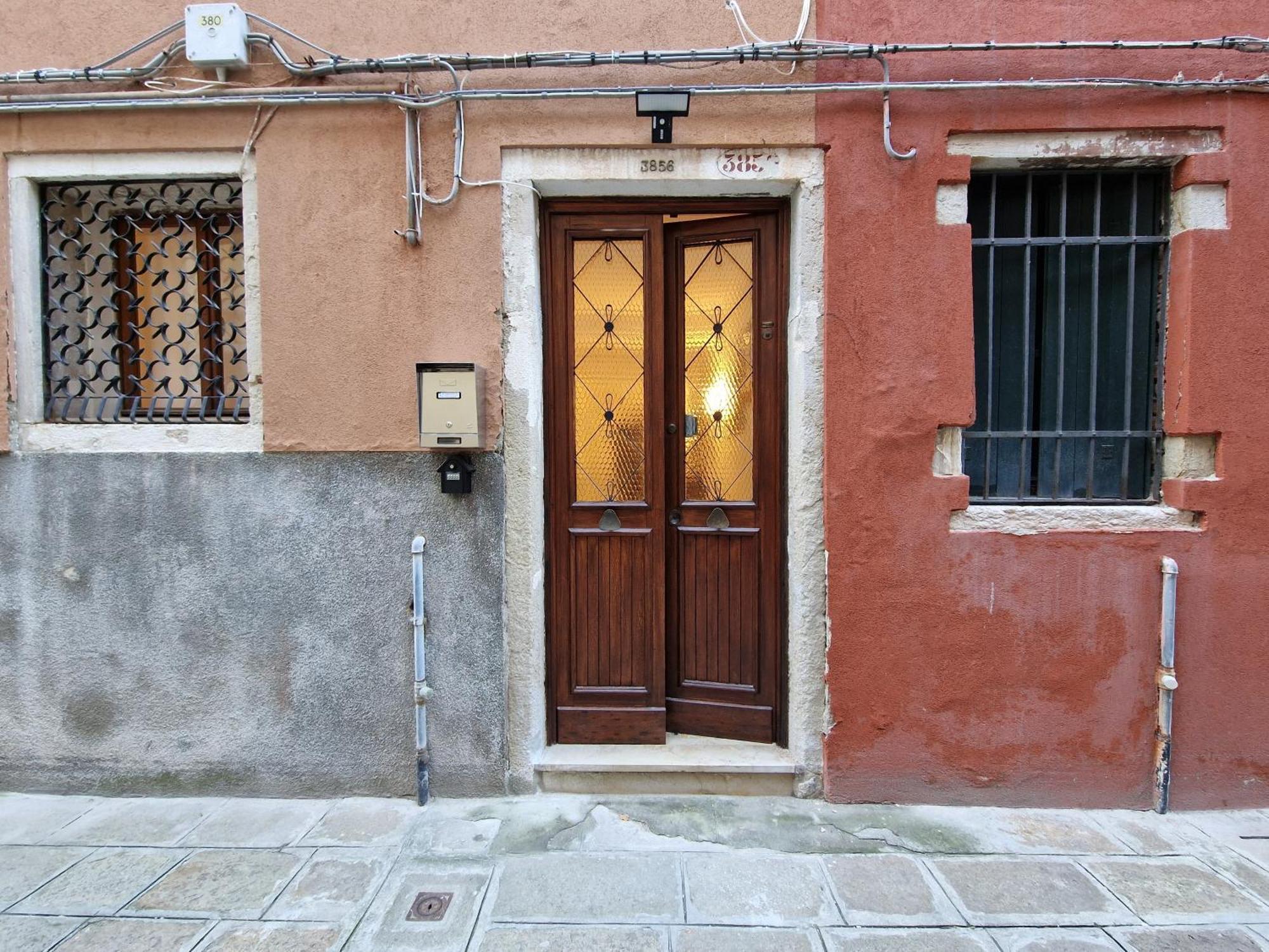 Veneziacentopercento La Forcola Apartment, Next To Rialto Bridge Veneza Exterior foto