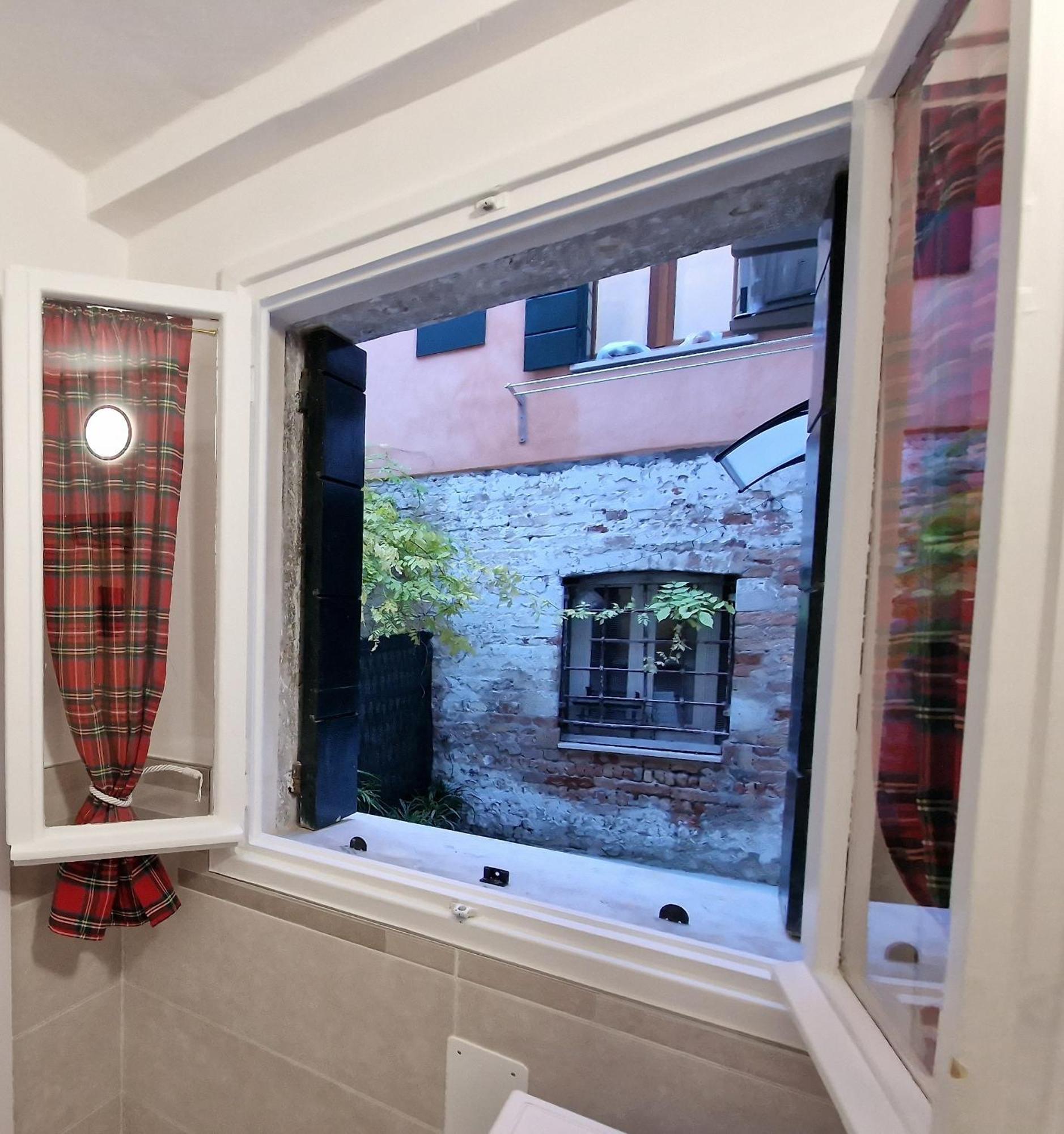 Veneziacentopercento La Forcola Apartment, Next To Rialto Bridge Veneza Exterior foto